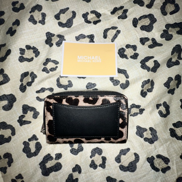 Michael Kors small wallet - Picture 2 of 3